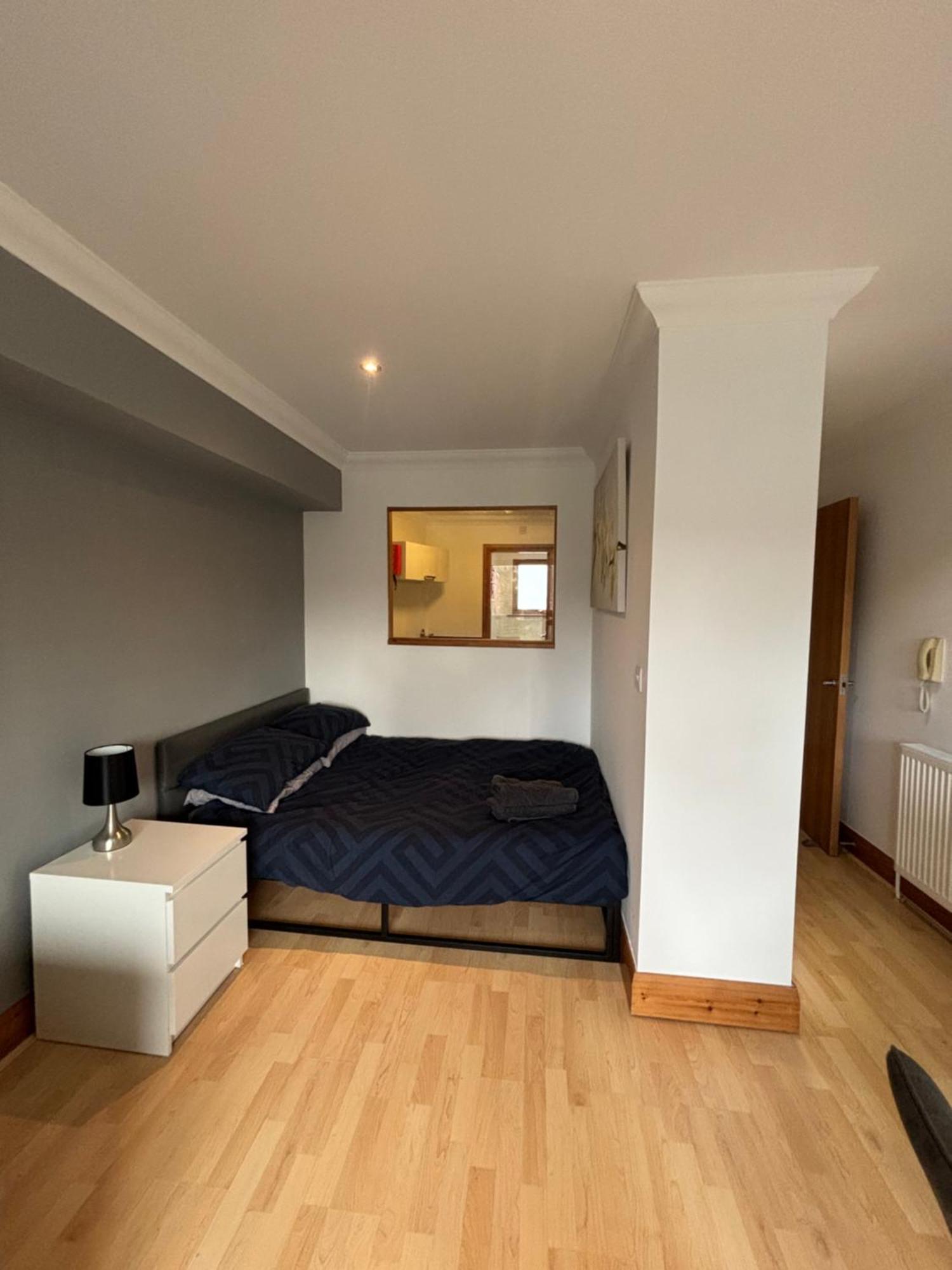 5 With Balcony And River View Apartment